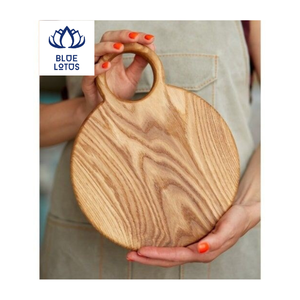 Planche à découper en bois du Vietnam - Product Image 1