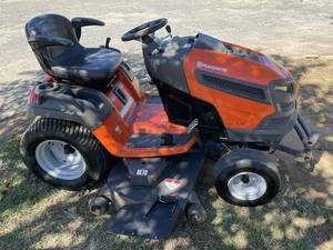 Tractor Cortacésped de Jardín Nuevo y Usado con Transmisión Hidrostática, Altura de Corte Ajustable y Recolector de Césped Grande - Product Image 4