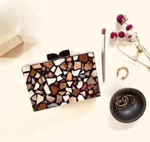 Grab These Chic Wallet Epoxy Resin Clutch Imitation Pearl Luxury Butterfly Solid Charm Clutch Women's Wedding Creative Design - Product Image 5