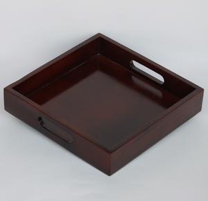 Venta al por mayor personalizable marrón oscuro hecho a mano bandeja cuadrada de madera para servir con asa con logotipo impresión fabricante diseño - Product Image 5