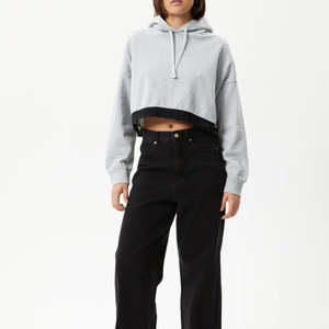 Sweat à capuche pour femmes à la mode tricoté extérieur haut court avec impression personnalisée hiver col à capuche en gros - Product Image 4