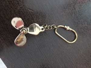 Calvin Handicraft Hermoso llavero de ancla de latón Vintage con esposas accesorio de Metal elegante llavero de barcos - Product Image 6