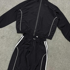 Veste pour hommes Survêtement en nylon tendance personnalisé coupe ample sérigraphié vêtements de sport d'hiver avec service OEM disponible - Product Image 5