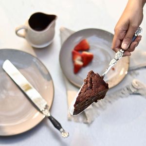 Decorazione e funzionale in metallo torta server e coltello con moderno fascino estetico per professionisti pasticceri e panettieri - Product Image 4