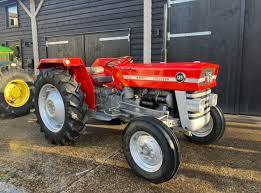 รถแทรกเตอร์ฟาร์ม Massey Ferguson MF135 มือหนึ่งและมือสอง ขายส่ง ระบบขับเคลื่อน 4 ล้อ เกียร์อัตโนมัติ สำหรับงานเกษตรกรรมหนัก - Product Image 4