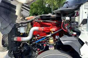 Camion semi-remorque couchette LT625 d'occasion 2025 – Modèle 73 avec toit surélevé, 400 CV, 12 vitesses, prêt à être expédié dans le monde entier - Product Image 5