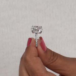 Platine Lab Grown Diamond Ring Hidden Halo pavé Set Style classique Oval Cut Engagement avec certificat IGI Son cadeau - Product Image 6