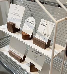 Tarjetero de Madera Hecho a Mano, Estuche de Madera Maciza y Duradero para Tarjetas de Crédito, Débito e Identificación, Regalo Artesanal para Dueños de Carteras - Product Image 1