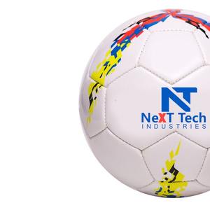 Balón de entrenamiento de fútbol de Next Tech Industries, material de PU para fines de entrenamiento con diseño personalizado y logotipo personalizado - Product Image 3