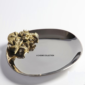 Forme carrée martelée poignées dorées plateau de luxe moderne servir les meilleurs fruits plateau de couleur argent fabriqué à la main - Product Image 2