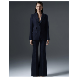 Conjunto vaquero para mujer con chaqueta y pantalones acampanados En stock Traje elegante y cómodo para el trabajo o salir - Product Image 1