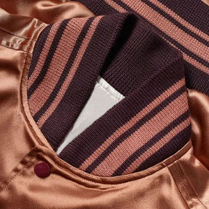 Chaqueta Universitaria de Satén Personalizada en Oferta, Chaqueta Bomber de Satén con Letras Bordadas para Hombre, Talla Grande, Ropa Casual, Chaqueta Universitaria de Satén Brillante - Product Image 4