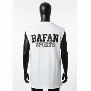 T-shirt 100% coton pour homme, coupe ample, imprimé, sans manches, en jersey de coton doux, tissu blanc, logo en strass transféré sur denim. - Product Image 2