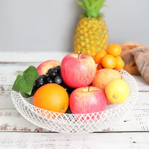 Bol en métal élégant fait main pour maisons urbaines modernes, bol décoratif plaqué à la main pour fruits secs avec couvercle et pompon, sûr - Product Image 4