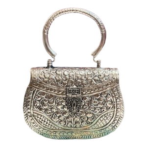 Bolso de mano indio hecho a mano de metal de latón, bolso de mano de mujer de metal para fiestas nocturnas a precio mayorista - Product Image 1