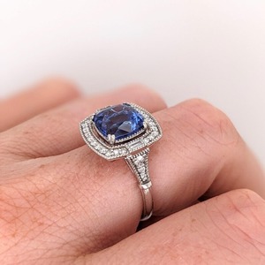 Bague élégante en pierre précieuse émeraude Or blanc 14 carats Solide Coupe coussin 8 mm Pierre de naissance de décembre Tendance Fête Mariage - Product Image 2