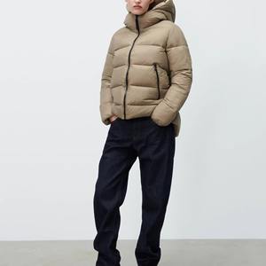 Vestes matelassées d'hiver de haute qualité fabriquées au Pakistan, design personnalisé, vente en gros, col montant pour hommes, logo sur le devant, style vintage - Product Image 2