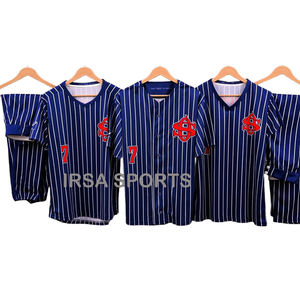 Conjunto de Camiseta y Pantalones de Fútbol con Cuello en V, Sublimados, Transpirables y de Alta Calidad, Unisex, en 100% Poliéster - Product Image 1