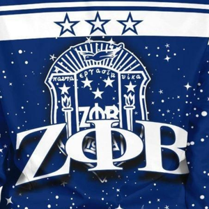 เสื้อแจ็คเก็ตผ้าซาตินสำหรับผู้หญิง ชมรมนักศึกษาหญิงเซต้า ฟาย เบต้า รุ่นพรีเมียม ปี 1920 สีน้ำเงินขาว ชุดนักเรียนกรีก ปักโลโก้ ZPB แบบวาร์ซิตี้ ทำจากไนลอน - Product Image 4