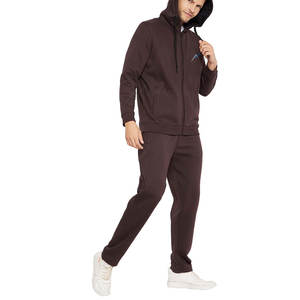 Trajes de chándal hechos a medida para hombre Ropa informal de secado rápido Color sólido Ecológico Sin costuras Tallas grandes Logotipo disponible Precio razonable - Product Image 6