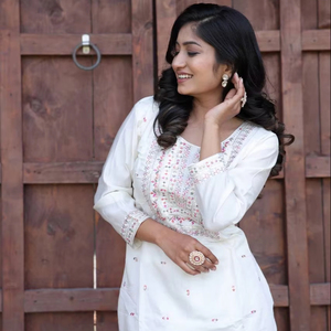 Conjunto de Kurta de viscosa bordado moderno para mujeres y niñas, estilo indio para fiestas, ropa pakistaní - Product Image 1