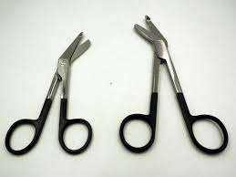 Tijeras Quirúrgicas Manuales de Acero con Mango Negro, Tijeras Ortopédicas Médicas para Operaciones, Tijeras para Vendajes, Instrumento SurgiRight, CE - Product Image 2