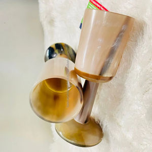 Vaso de chupito de cuerno para beber de búfalo de ágata vikinga con anillo inferior superior de latón, vaso de cuerno vikingo de buey para Mead Ale Fest FWE - Product Image 1