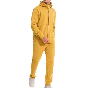 Ensemble de survêtement zippé intégral avec coupe athlétique et impression brodée disponible en gros - Product Image 1