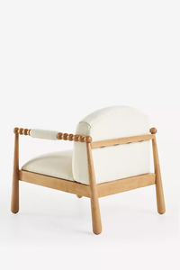 Fauteuil Rembourré Crème Moderne avec Bras en Bois Brodé - Product Image 4