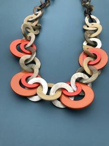 Collier de luxe en corne de buffle fait à la main, bijoux naturels et durables pour femmes, haute qualité - Product Image 3