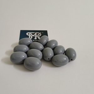 Elegante gris ovalado resina artesanía cuentas pulido acabado Ideal para DIY joyería hacer accesorios hechos a mano y proyectos de arte - Product Image 4