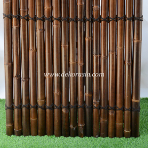 Panneaux de bambou d'extérieur Décoration de jardin Modèle 3D Clôture en bambou noir avec insert en bois pour la sécurité de la maison - Product Image 4