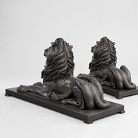 Par de Esculturas de Leones Reclinados Grandes de Cobre Fundido para Entradas de Bancos, Hoteles, Villas y Edificios Comerciales