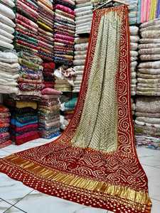 Dupatta de seda Gajji indio de la colección Ssumaira con trabajo Mukesh de oro pesado - Product Image 6