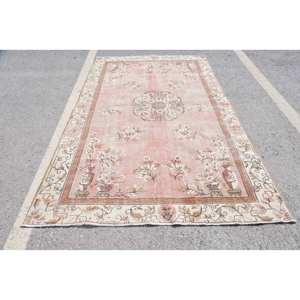 Tapis Vintage Turc Grand 6.2 X 10.4ft Rose Beige Laine Abstraite Patchwork Design pour Couloir Forme Rectangulaire Tapis de Chambre en Latex - Product Image 1