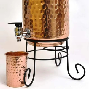 Distributeur d'eau en cuivre pur fait à la main d'AALIYAN IMPEX, support de style moderne antique, qualité supérieure pour la cuisine, prix de gros - Product Image 1