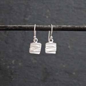 925 boucles d'oreilles carrées en argent sterling massif boucles d'oreilles de tous les jours texturées en couches plaqué or pour tous les types de fêtes pour les mariages - Product Image 3