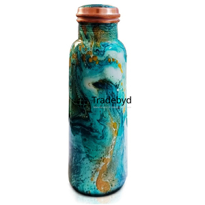 Botella de cobre curada diseñada con un propósito para el estilo y los beneficios Ayurvédicos de Tradebyd - Product Image 3