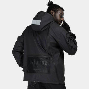 Veste Streetwear personnalisée Cyberpunk Techwear pour hommes Hip Hop avec capuche en tissu polaire technique multi-poches - Product Image 4