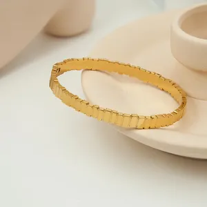Ultimo 18K oro placcato in acciaio inox gioielli irregolare rettangolo bracciale solido pianura lucidato per le donne braccialetto B242403