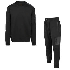 Trajes Deportivos Personalizados para Hombre con Cuello Redondo, Estampados Sostenibles, Transpirables, 100% Algodón Ligero - Product Image 1