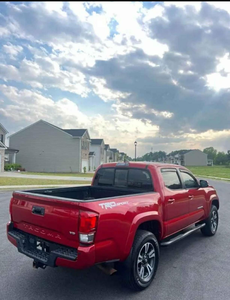 Toyota Tacoma Pickup 2019 d'occasion en bon état, boîte de vitesses automatique, conduite à gauche, intérieur en cuir couleur foncée, taille des pneus R17 - Product Image 4