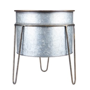 Vente chaude de dernière bonne qualité pot en métal design avec support en fil métallique nouveau style de jardinières en prix de gros nouveau pot de jardin - Product Image 1