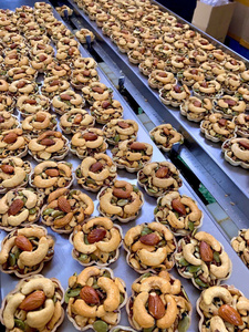 เพลิดเพลินไปกับคุกกี้ดอกไม้ใหม่ที่อัดแน่นไปด้วยถั่วในทุกการกัด - Product Image 6