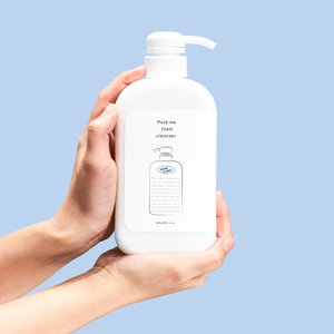 Lotion nettoyante Pure Me, mousse riche, toucher doux, parfumée, faible irritation, effets purifiants en profondeur des pores, pour tous les types de peau - Product Image 1