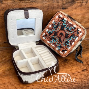 Boîte de transport en cuir usiné à la main personnalisée avec fermeture éclair Boîte de rangement de bijoux portable avec miroir Étui de voyage en cuir de vachette Organisateur de bijoux - Product Image 1