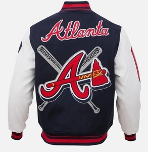 Chaqueta universitaria de lana Premium personalizada con mangas de cuero estilo Letterman unisex para hombres y mujeres - Product Image 3