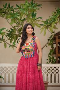 Elegant Fancy Fully Flair Pink Color Kurti in Georgette Fabric on Gamthi Work , <b>Mirror</b> And Kodi Lace Work For Womens Wear - Product Image 2