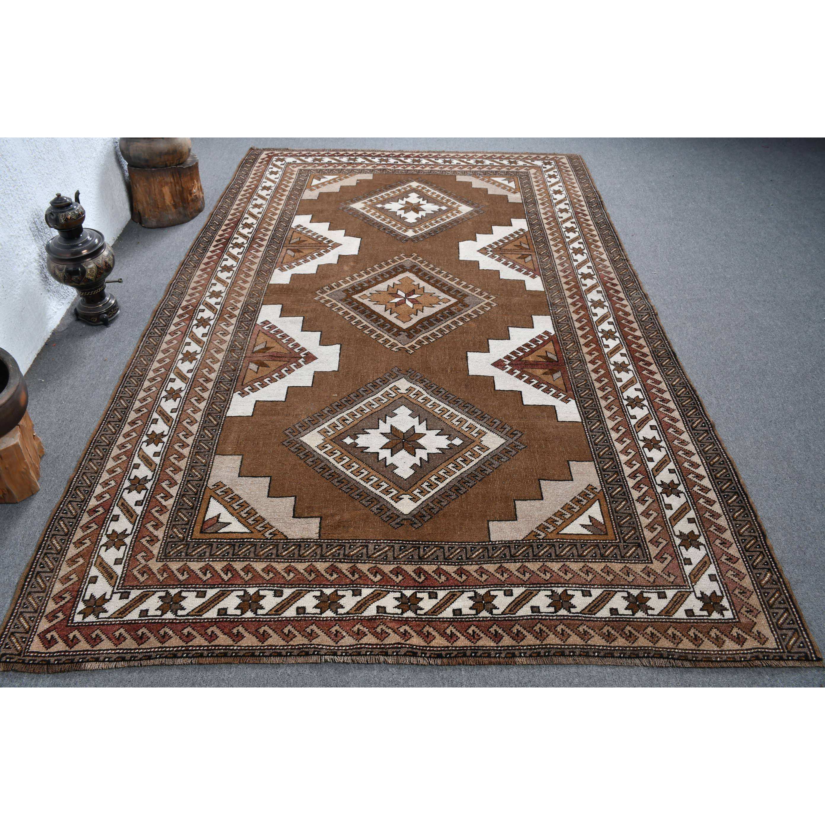 สีน้ำตาล