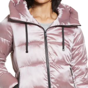 Ropa de invierno Nueva llegada Chaqueta acolchada para mujer Cremallera completa Personalizada OEM Elegante chaqueta acolchada de aspecto moderno con múltiples bolsillos - Product Image 6